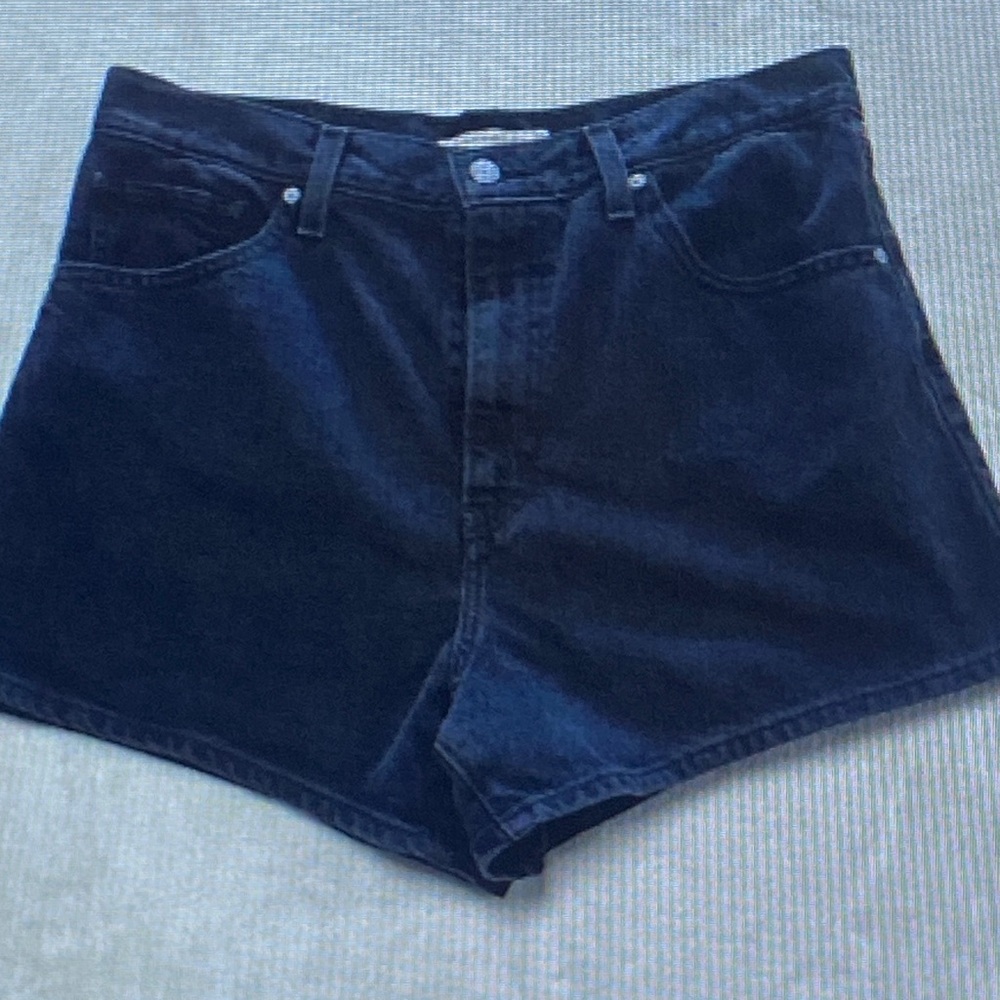 Levi Womens High Waisted Mom Shorts Size 32 Black‎ Wash Demin Casual